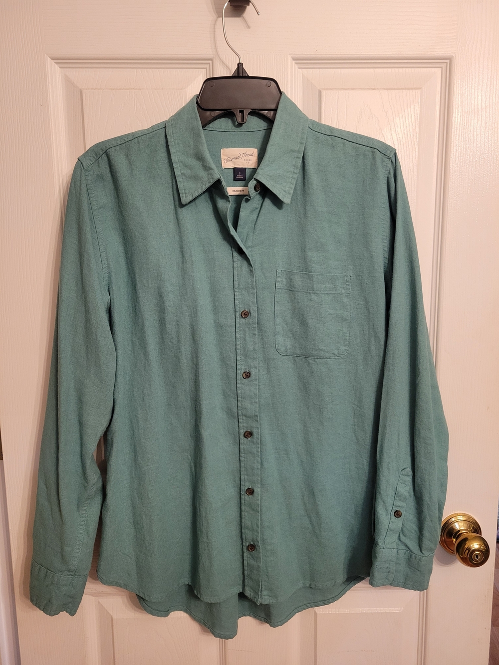 Universal Thread Teal Green Relaxed Fit Button-Down Long Sleeve Shirt